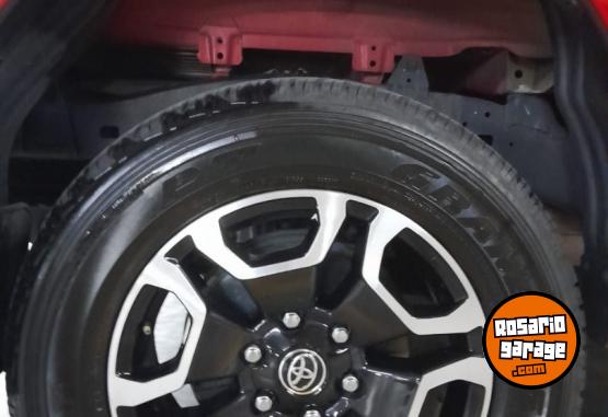 Camionetas - Toyota HILUX 2022 Diesel 30000Km - En Venta