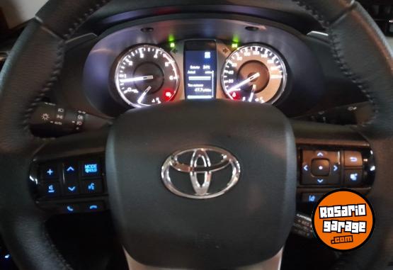 Camionetas - Toyota HILUX 2022 Diesel 30000Km - En Venta