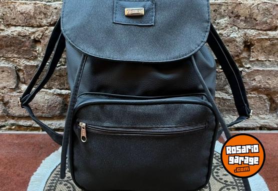 Indumentaria - Mochilas dama, morrales, billeteras - En Venta