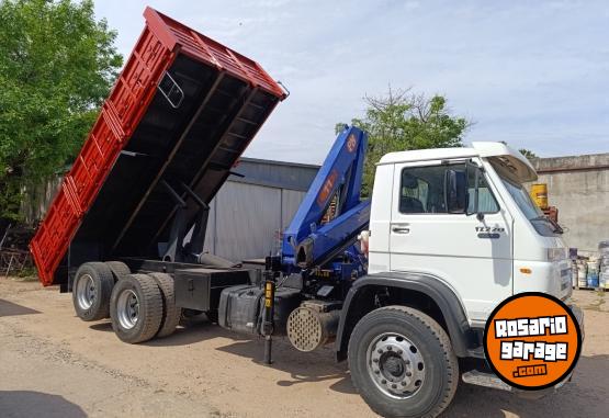 Camiones y Gr�as - Cami�n con hidrogrua y volcadora - En Venta