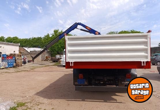 Camiones y Gr�as - Cami�n con hidrogrua y volcadora - En Venta