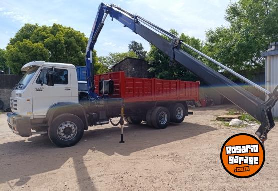 Camiones y Gr�as - Cami�n con hidrogrua y volcadora - En Venta