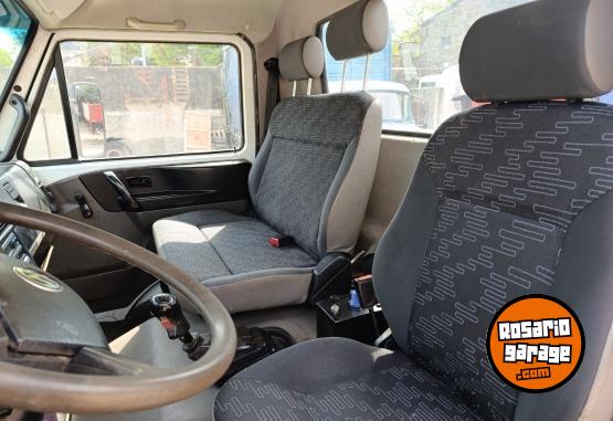 Camiones y Gr�as - Cami�n con hidrogrua y volcadora - En Venta