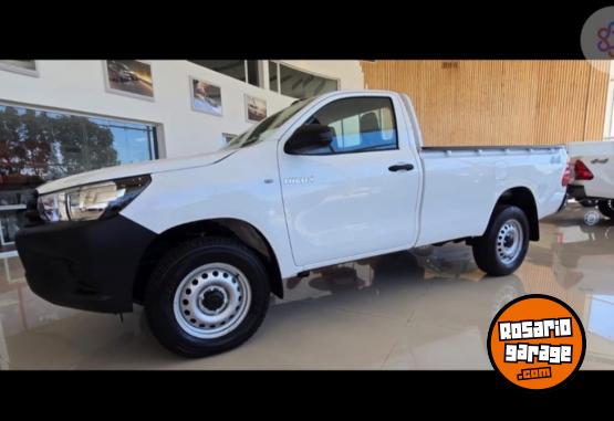 Utilitarios - Toyota HILUX 2.4 SC DX 4x2 2025 Diesel 0Km - En Venta