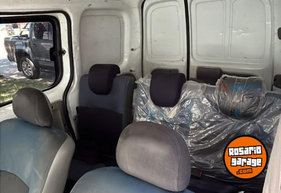 Utilitarios - Renault Kangoo 2012 GNC 200000Km - En Venta