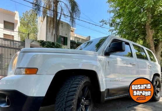 Camionetas - Jeep Jeep Patriot 2.4 Sport 4x 2011 Nafta 186000Km - En Venta