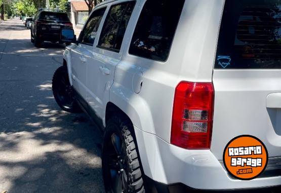 Camionetas - Jeep Jeep Patriot 2.4 Sport 4x 2011 Nafta 186000Km - En Venta