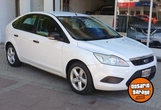 Autos - Ford Focus NO 308 cruze 2013 Nafta 200000Km - En Venta
