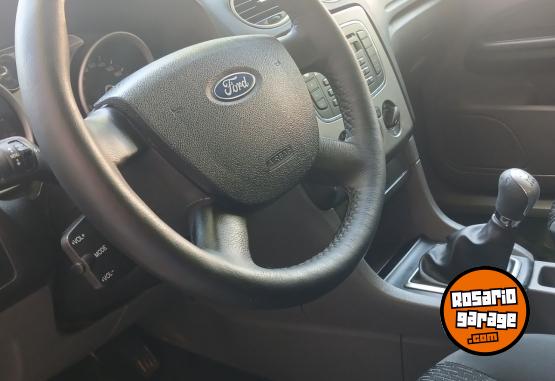 Autos - Ford Focus NO 308 cruze 2013 Nafta 200000Km - En Venta