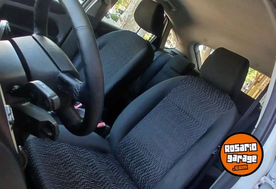 Autos - Ford Focus NO 308 cruze 2013 Nafta 200000Km - En Venta