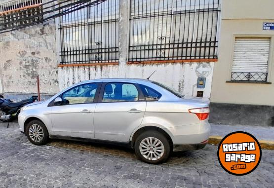 Autos - Fiat Grand siena 2015 GNC 150000Km - En Venta