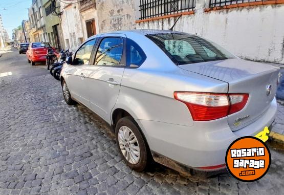 Autos - Fiat Grand siena 2015 GNC 150000Km - En Venta