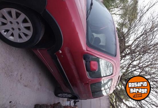 Utilitarios - Peugeot Partner patagonica 2012 Diesel 200000Km - En Venta