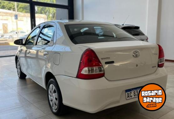 Autos - Toyota Etios 1.5 XS 4P 6MT 2018 Nafta 130000Km - En Venta