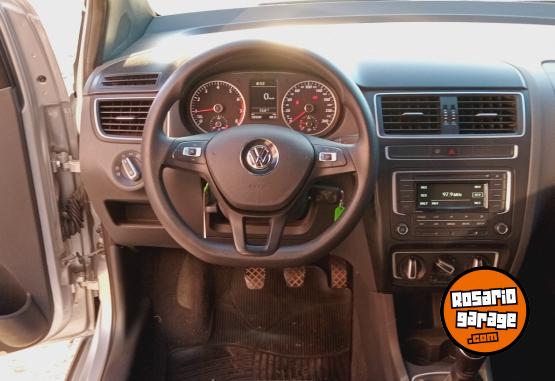 Autos - Volkswagen Suran 1.6L Track 2017 Nafta 90000Km - En Venta