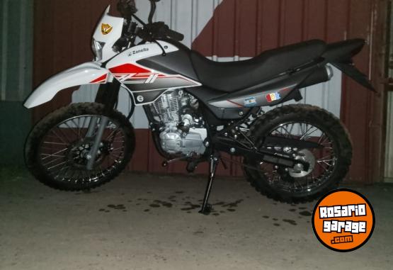 Motos - Zanella ZT 150 2024 Nafta 6000Km - En Venta
