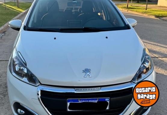 Autos - Peugeot 208 2019 Nafta 60000Km - En Venta