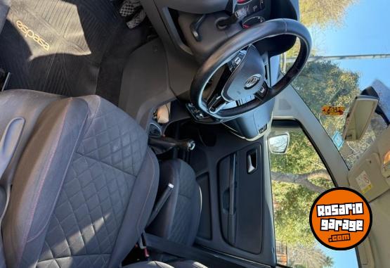 Autos - Volkswagen Suran 2017 Nafta 160000Km - En Venta