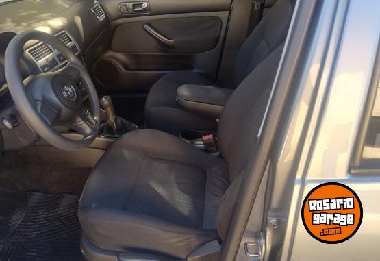 Autos - Volkswagen Bora Trenline 2011 Nafta 103000Km - En Venta