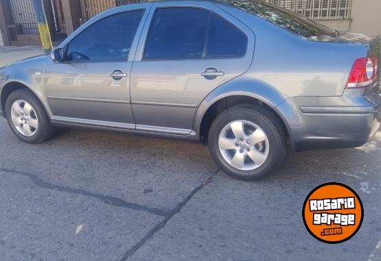 Autos - Volkswagen Bora Trenline 2011 Nafta 103000Km - En Venta