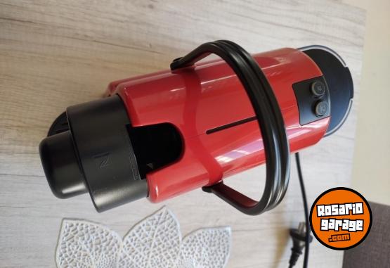 Hogar - Cafetera Nespresso Inissia Red - En Venta