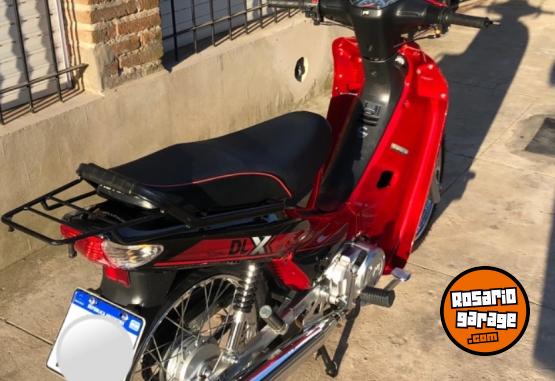 Motos - Motomel DLX 110 2023 Nafta 8300Km - En Venta