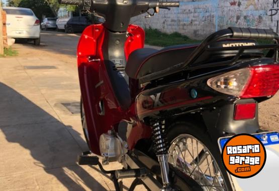 Motos - Motomel DLX 110 2023 Nafta 8300Km - En Venta