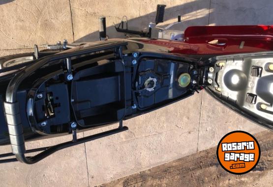 Motos - Motomel DLX 110 2023 Nafta 8300Km - En Venta