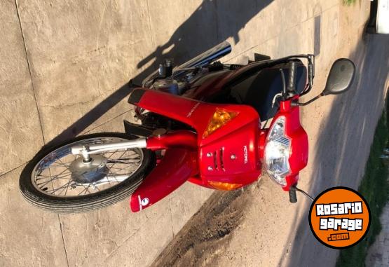 Motos - Motomel DLX 110 2023 Nafta 8300Km - En Venta