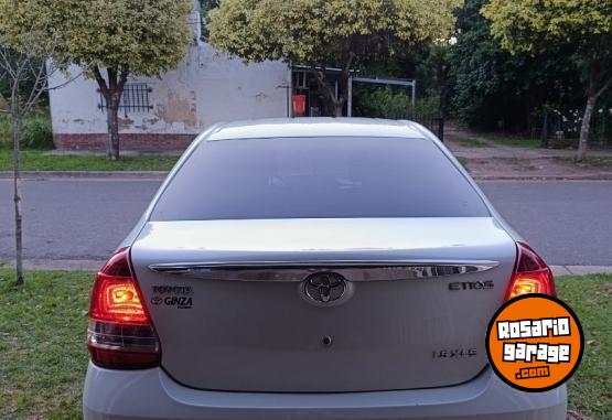 Autos - Toyota Etios 2018 Nafta 110000Km - En Venta