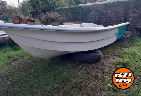 Embarcaciones - Vendo casco CACHORRO  5.40 con planchada NUEVO sin usar - En Venta