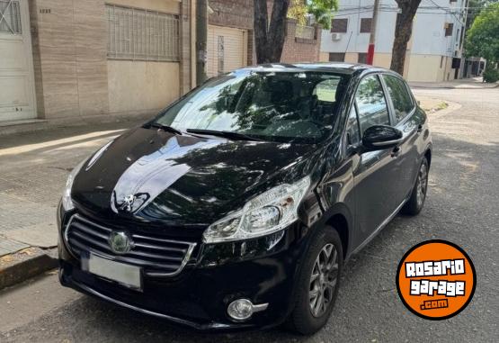 Autos - Peugeot 208 Allure touchscreen 2015 Nafta 12000Km - En Venta