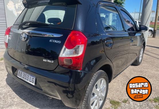 Autos - Toyota Etios 2016 Nafta 103000Km - En Venta