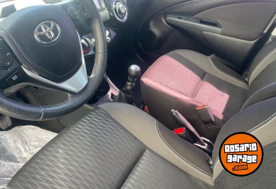 Autos - Toyota Etios 2016 Nafta 103000Km - En Venta