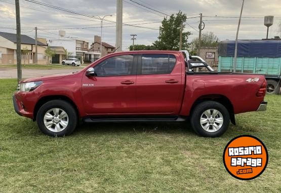 Camionetas - Toyota Hilux SRV 2016 Diesel 160000Km - En Venta