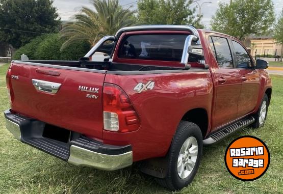 Camionetas - Toyota Hilux SRV 2016 Diesel 160000Km - En Venta