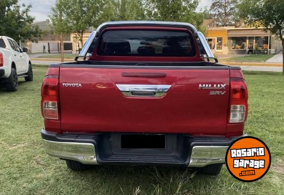 Camionetas - Toyota Hilux SRV 2016 Diesel 160000Km - En Venta