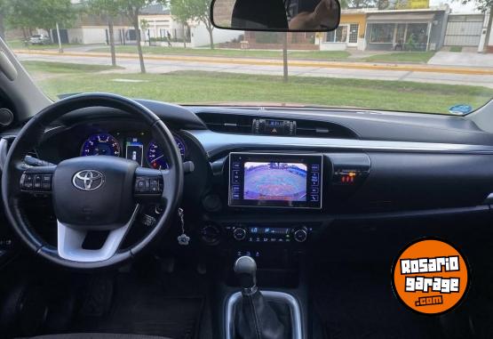 Camionetas - Toyota Hilux SRV 2016 Diesel 160000Km - En Venta