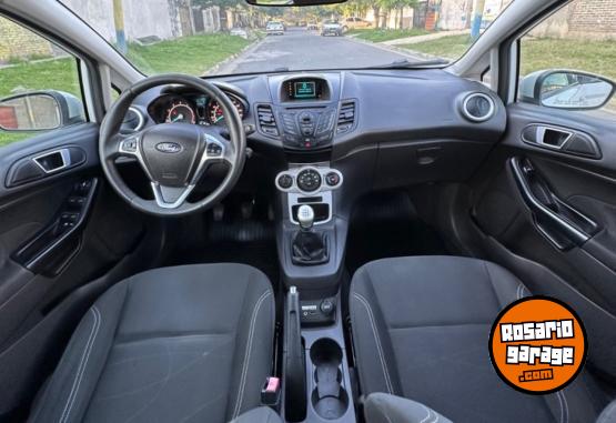 Autos - Ford Fiesta Kinetic 2015 Nafta 160000Km - En Venta
