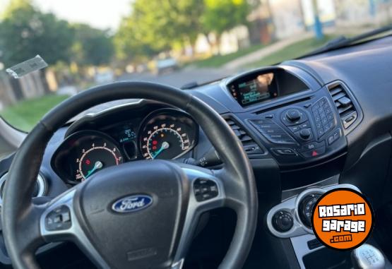 Autos - Ford Fiesta Kinetic 2015 Nafta 160000Km - En Venta