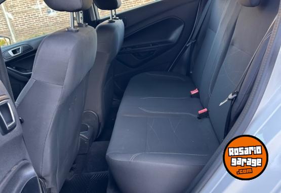 Autos - Ford Fiesta Kinetic 2015 Nafta 160000Km - En Venta