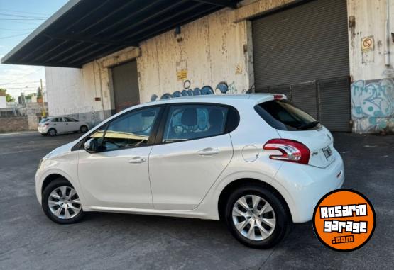 Autos - Peugeot 208 active 2015 Nafta 37000Km - En Venta
