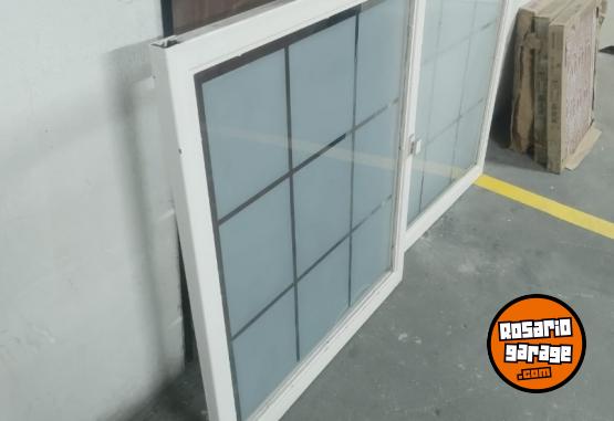 Hogar - DOS HOJAS VENTANA CORREDIZA, C/VIDRIOS ESMERILADOS - En Venta