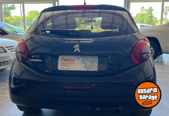 Autos - Peugeot 208 2016 Nafta 124000Km - En Venta
