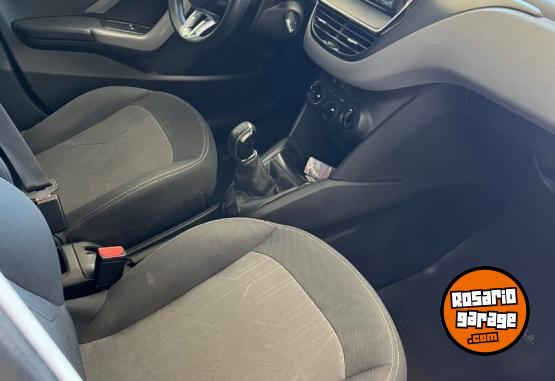 Autos - Peugeot 208 2016 Nafta 124000Km - En Venta