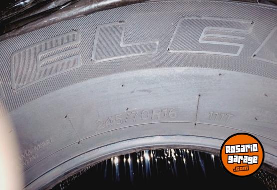 Accesorios para Autos - Cubiertas 245 70 R16 BRIDGESTONE - En Venta