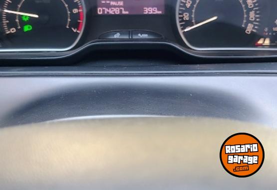 Autos - Peugeot 2008 feline 2018 Nafta 74000Km - En Venta