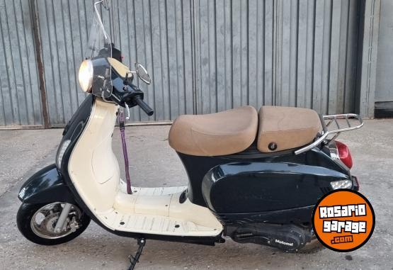 Motos - Motomel Strato euro 2021 Nafta 18000Km - En Venta