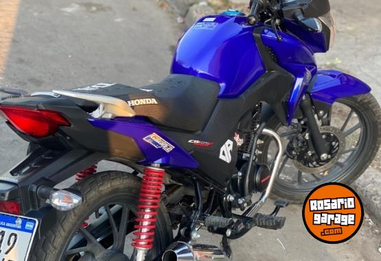 Motos - Honda Twister Cb125 2023 Nafta 14500Km - En Venta