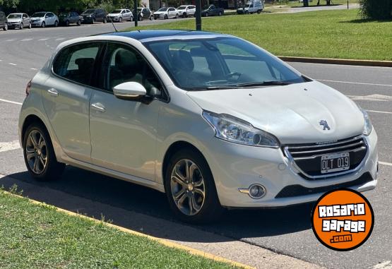 Autos - Peugeot 208 2015 Nafta 91000Km - En Venta
